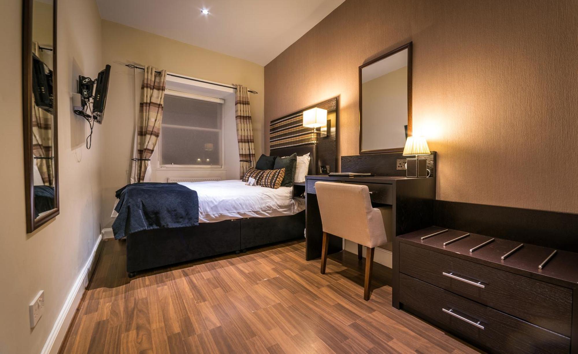 The Belhaven Hotel Glasgow Room photo